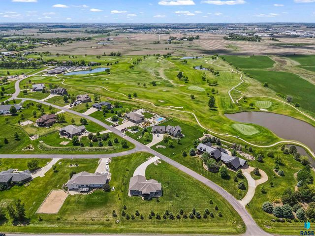 27164 Fairway Pl Place, Sioux Falls, SD 57108