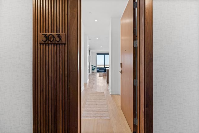 159 S River Avenue 303, Holland, MI 49423