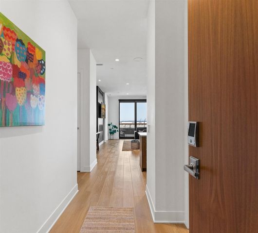 159 S River Avenue 303, Holland, MI 49423