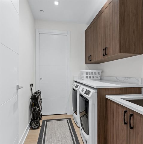 159 S River Avenue 303, Holland, MI 49423