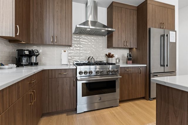 159 S River Avenue 303, Holland, MI 49423