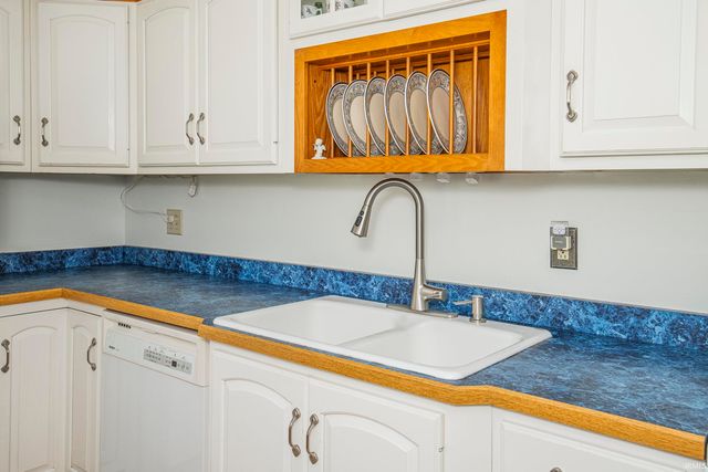 151 White Lane, Bedford, IN 47421