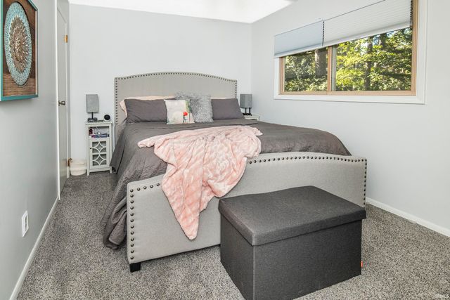 151 White Lane, Bedford, IN 47421