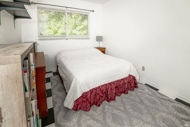 151 White Lane, Bedford, IN 47421