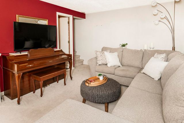 151 White Lane, Bedford, IN 47421