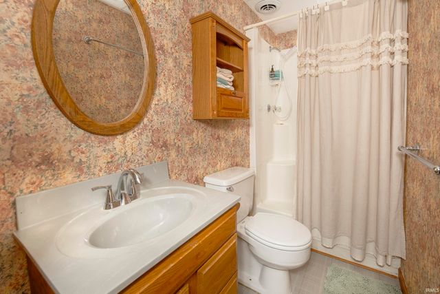 151 White Lane, Bedford, IN 47421