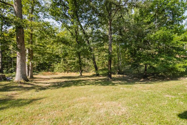 151 White Lane, Bedford, IN 47421