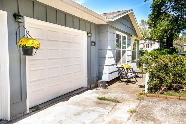 151 White Lane, Bedford, IN 47421