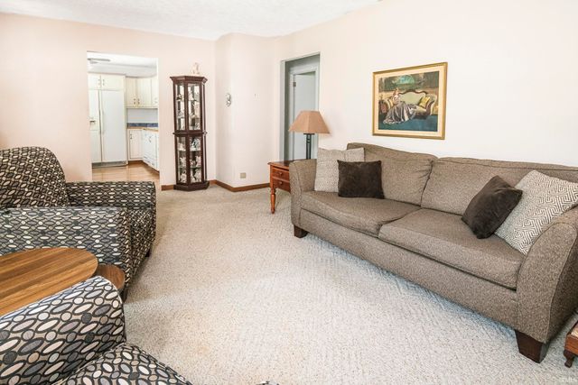 151 White Lane, Bedford, IN 47421