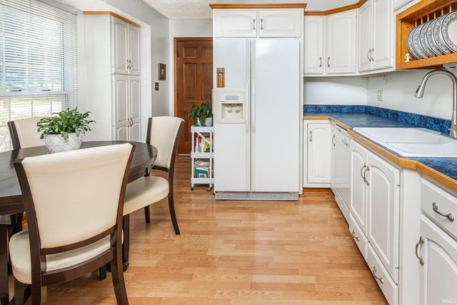 151 White Lane, Bedford, IN 47421