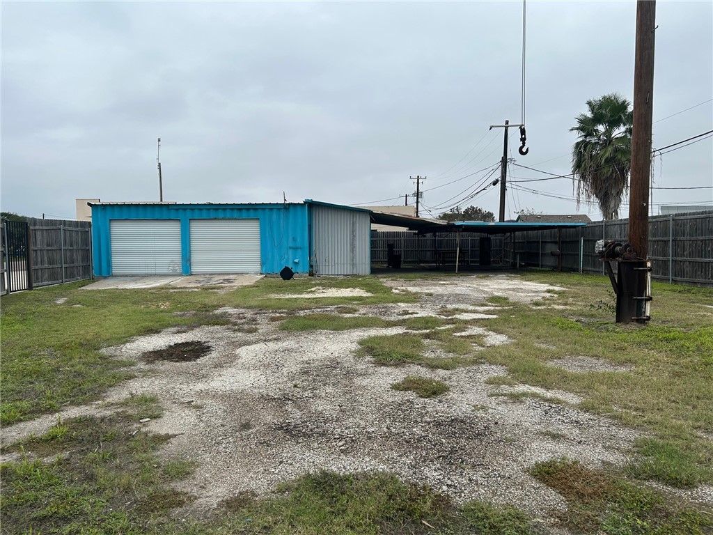 500 Moore Ave, Portland, TX 78374 — photo 4