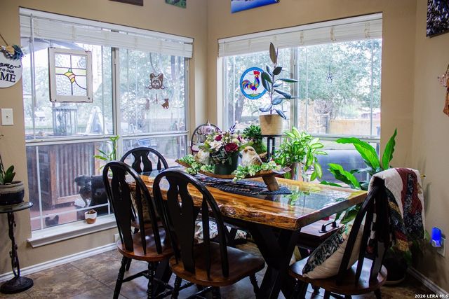 305 Yortown, Pleasanton, TX 78064