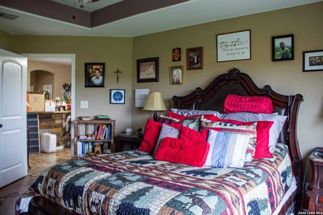 305 Yortown, Pleasanton, TX 78064