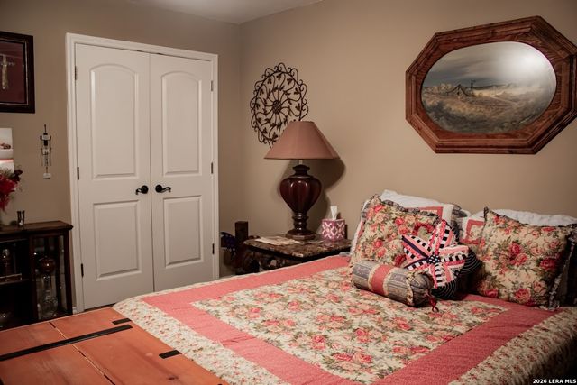 305 Yortown, Pleasanton, TX 78064