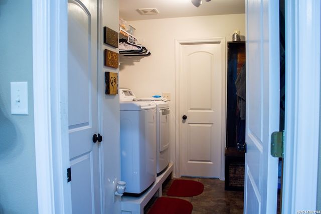 305 Yortown, Pleasanton, TX 78064