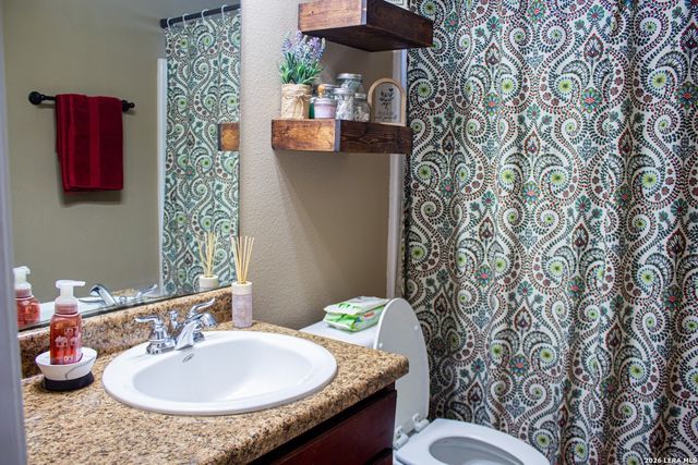 305 Yortown, Pleasanton, TX 78064