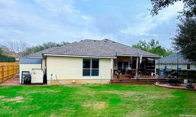 305 Yortown, Pleasanton, TX 78064