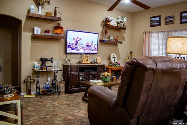 305 Yortown, Pleasanton, TX 78064