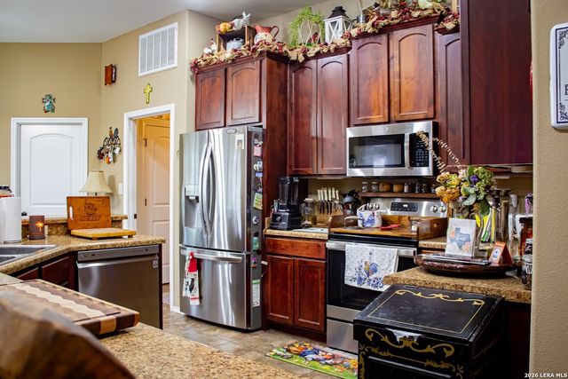 305 Yortown, Pleasanton, TX 78064