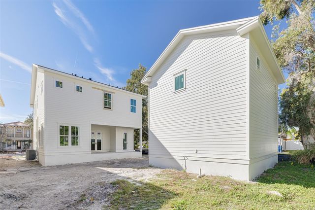 211 30TH AVENUE N, St Petersburg, FL 33704