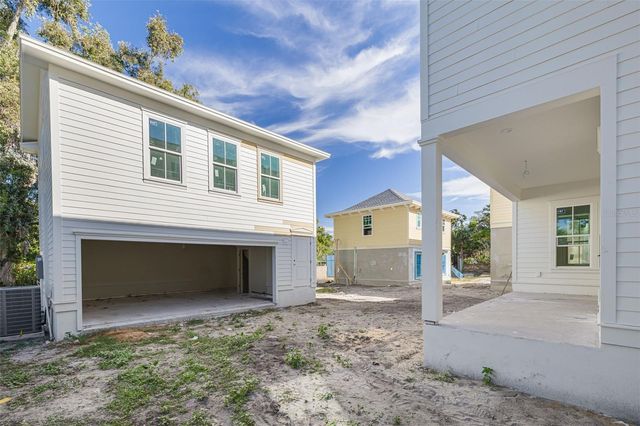 211 30TH AVENUE N, St Petersburg, FL 33704