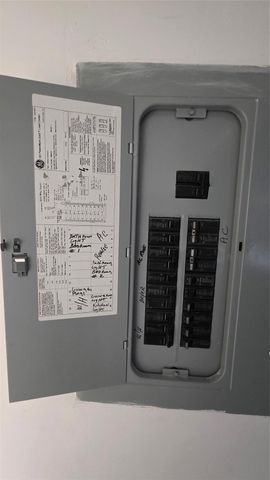 1758 NW 55 101, Lauderhill, FL 33313