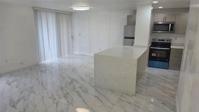 1758 NW 55 101, Lauderhill, FL 33313