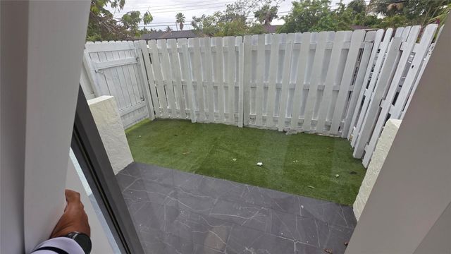 1758 NW 55 101, Lauderhill, FL 33313