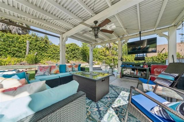 21955 Jeffers Lane, Saugus, CA 91350