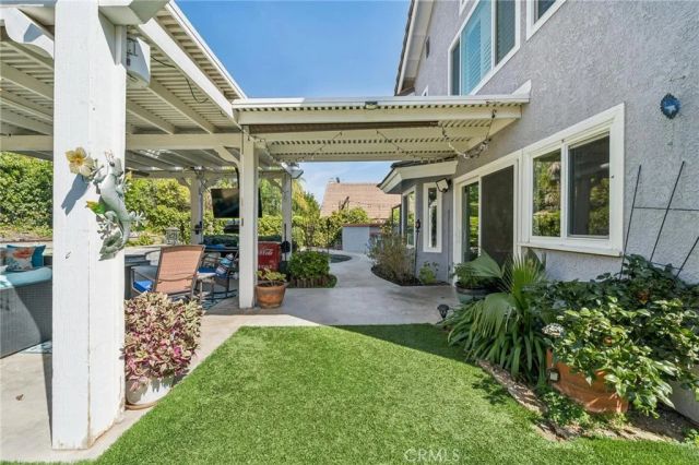 21955 Jeffers Lane, Saugus, CA 91350