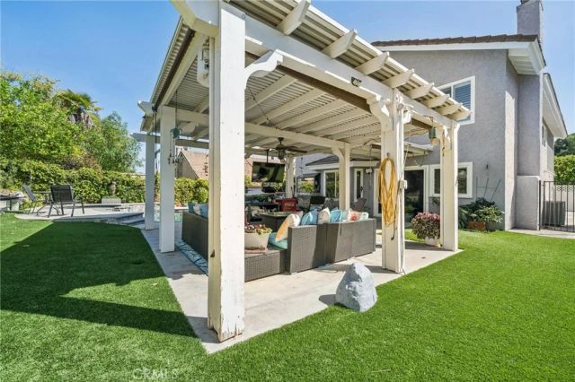 21955 Jeffers Lane, Saugus, CA 91350