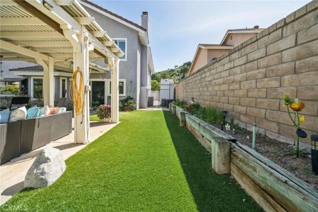 21955 Jeffers Lane, Saugus, CA 91350