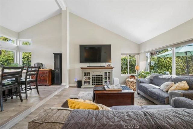 21955 Jeffers Lane, Saugus, CA 91350