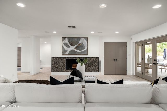 4605 E ORANGE Drive, Phoenix, AZ 85018