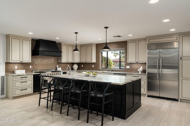 4605 E ORANGE Drive, Phoenix, AZ 85018