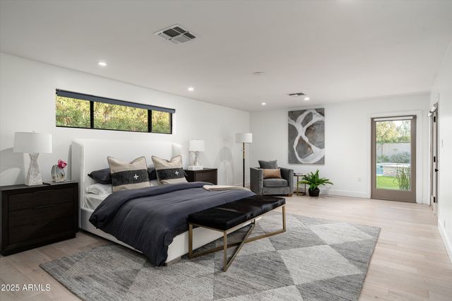 4605 E ORANGE Drive, Phoenix, AZ 85018