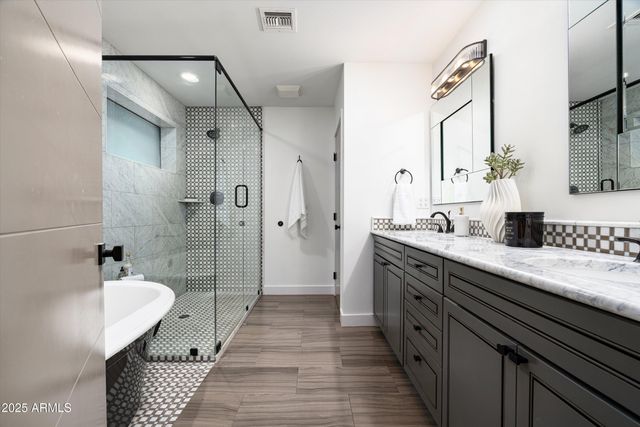 4605 E ORANGE Drive, Phoenix, AZ 85018