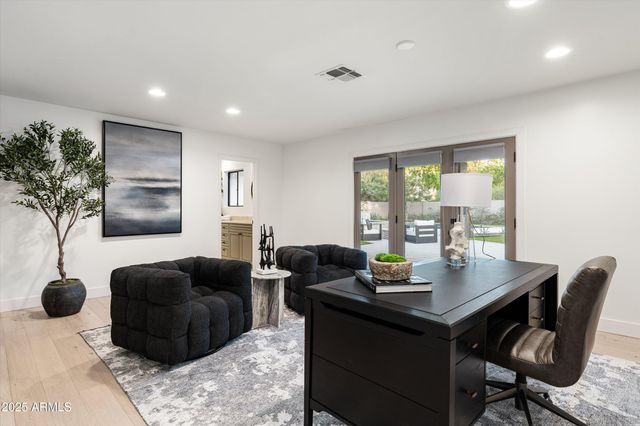 4605 E ORANGE Drive, Phoenix, AZ 85018