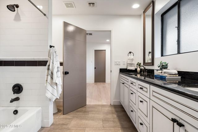 4605 E ORANGE Drive, Phoenix, AZ 85018