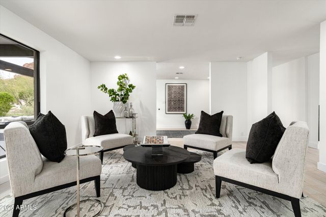 4605 E ORANGE Drive, Phoenix, AZ 85018