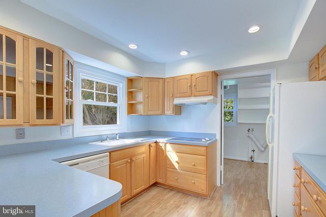 2811 BARBERRY LN, Bowie, MD 20715