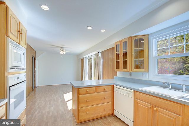 2811 BARBERRY LN, Bowie, MD 20715