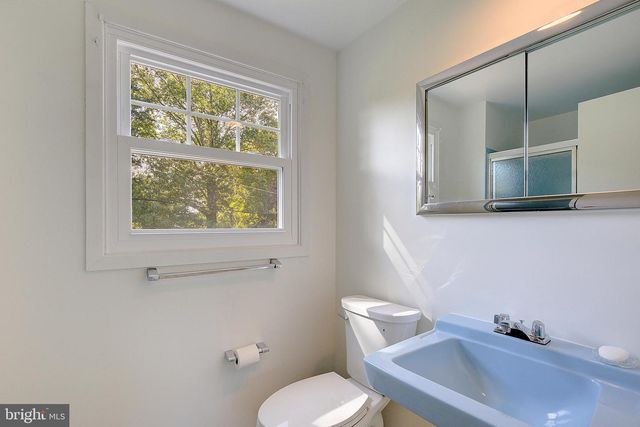 2811 BARBERRY LN, Bowie, MD 20715