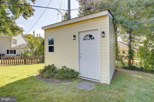 2811 BARBERRY LN, Bowie, MD 20715