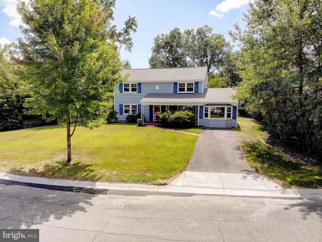 2811 BARBERRY LN, Bowie, MD 20715