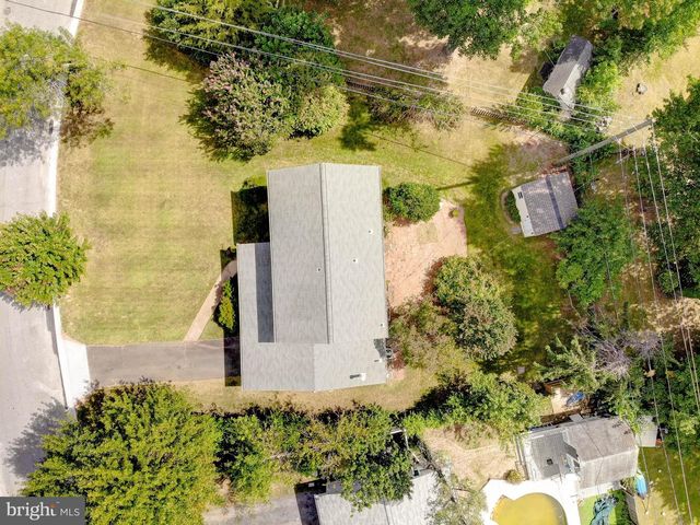 2811 BARBERRY LN, Bowie, MD 20715