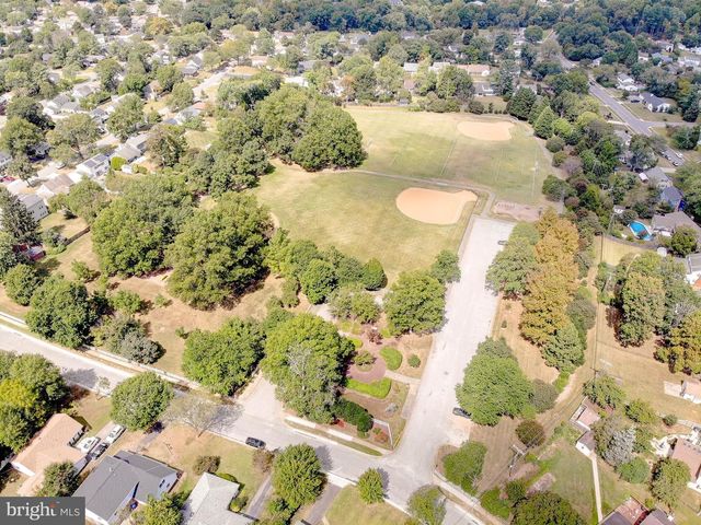 2811 BARBERRY LN, Bowie, MD 20715