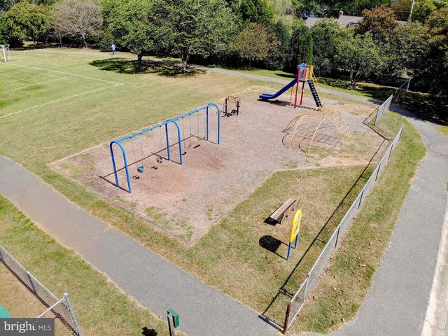 2811 BARBERRY LN, Bowie, MD 20715