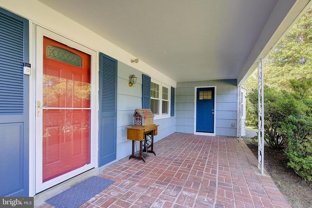 2811 BARBERRY LN, Bowie, MD 20715