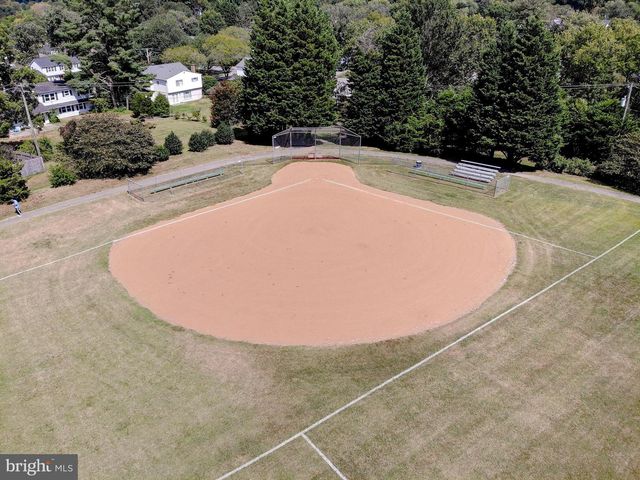 2811 BARBERRY LN, Bowie, MD 20715